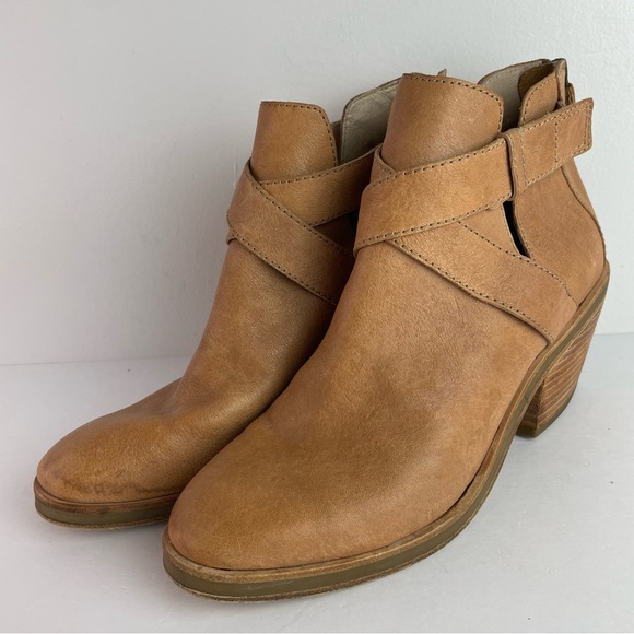 Eileen Fisher Shoes - Eileen Fisher Derby Tan Leather Ankle Boots
